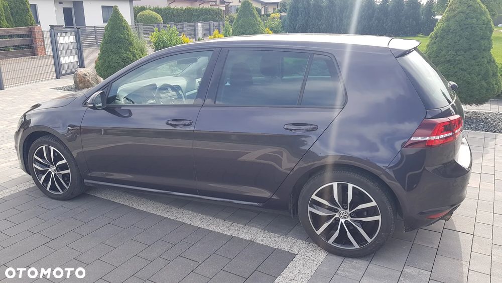 Volkswagen Golf - 6