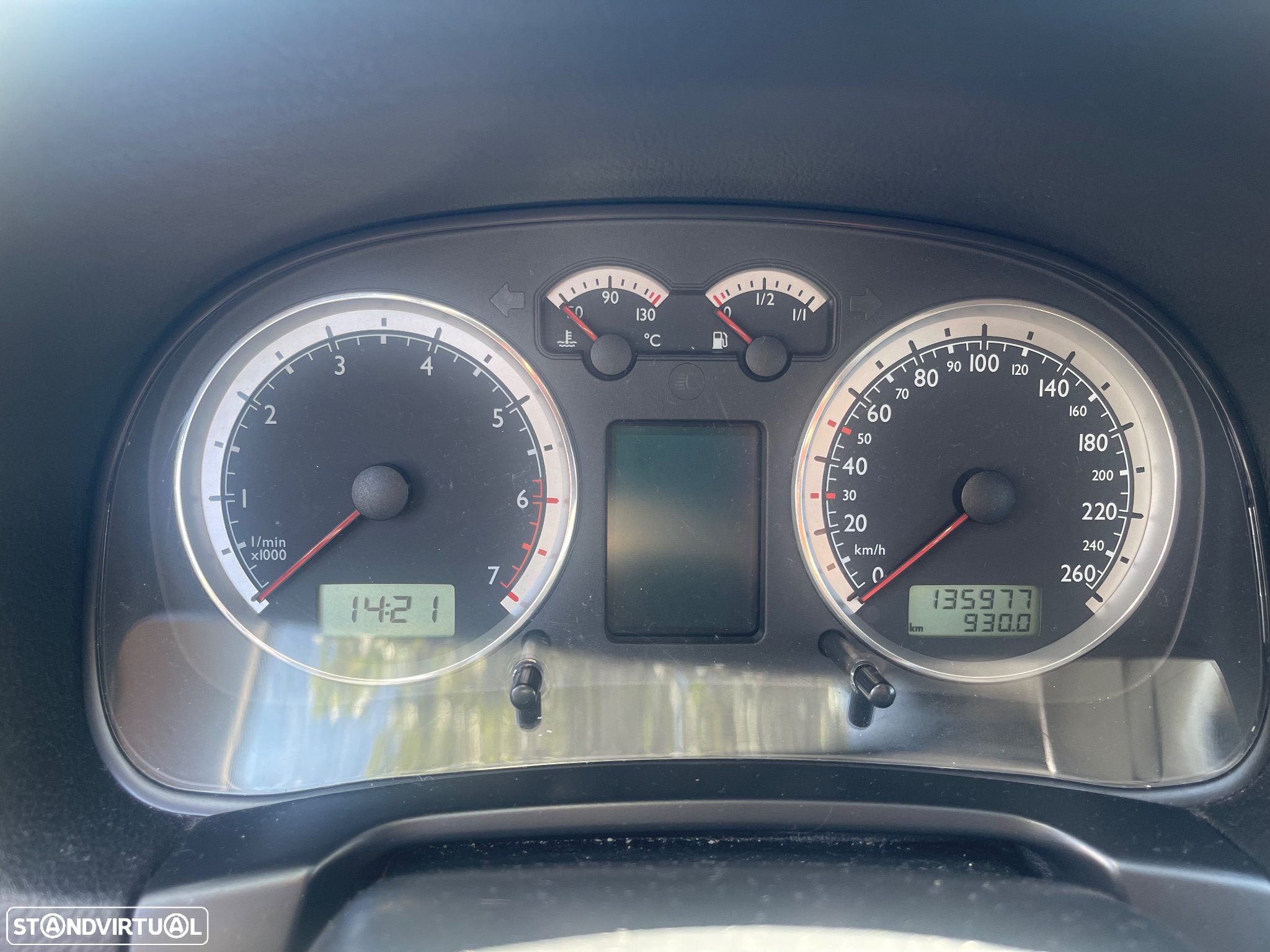 VW Golf 1.4i 25 Anos - 11