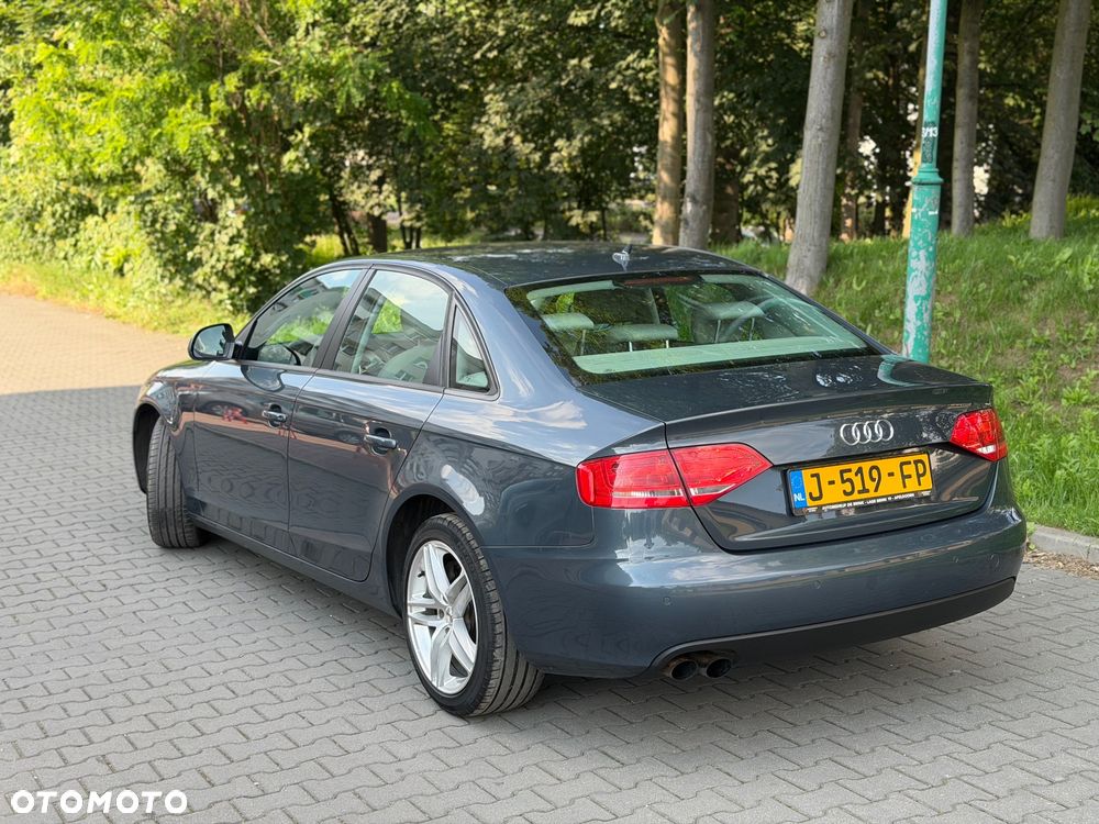Audi A4 Limousine - 15