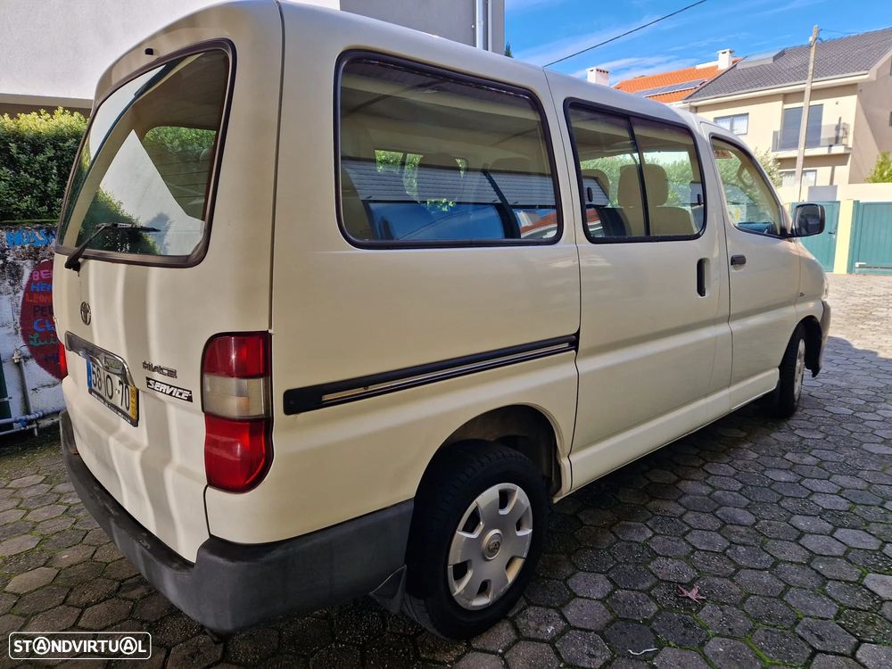 Toyota HiAce - 7