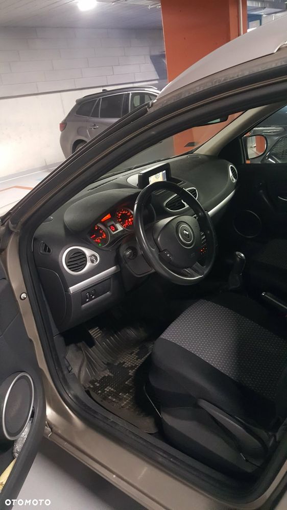 Renault Clio 1.5 dCi Authentique - 6