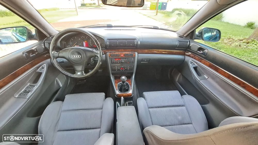 Audi A4 Avant 1.9 TDI Attraction - 12