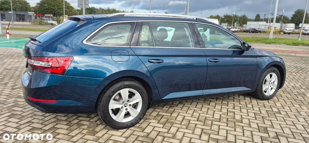 Skoda Superb 2.0 TDI Ambition - 4