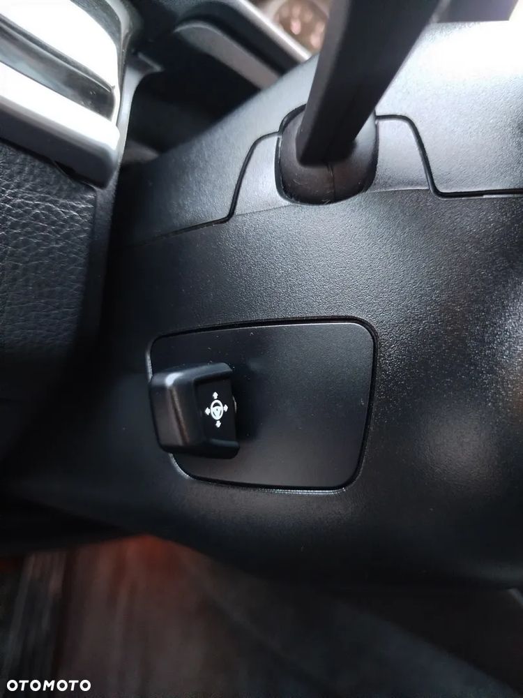BMW Seria 5 528i - 26