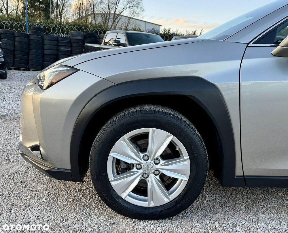 Lexus UX - 38