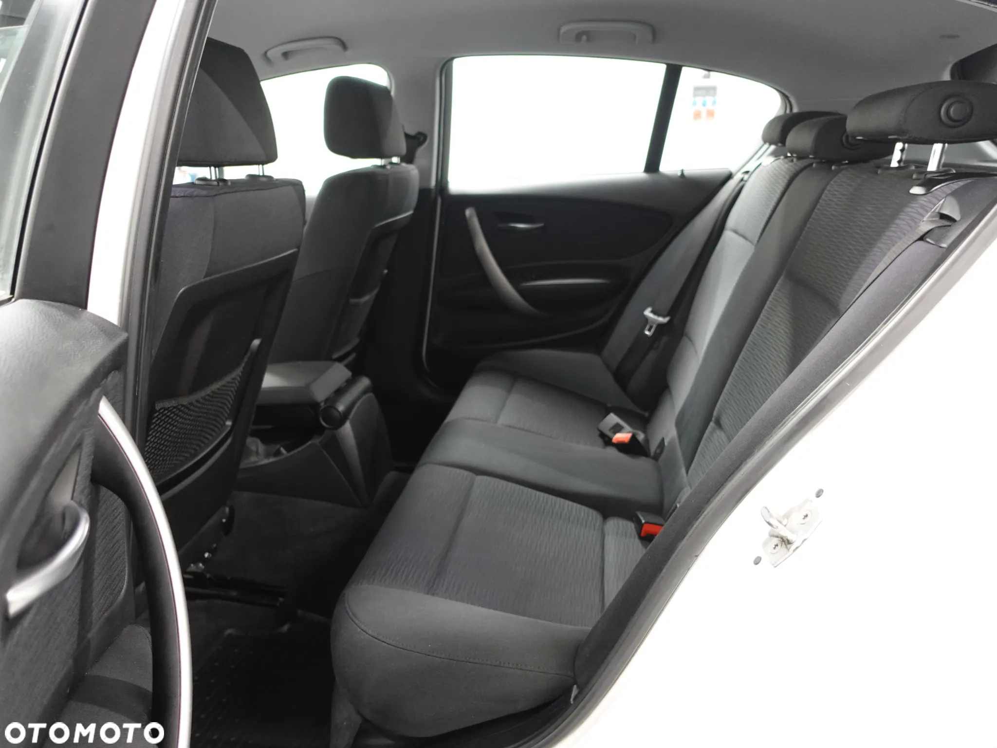 BMW Seria 1 116i - 24