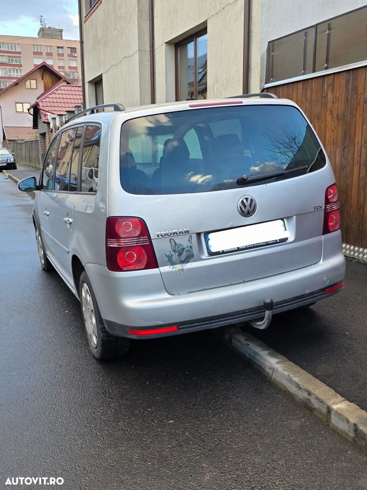Volkswagen Touran 1.9 TDI DSG - 3