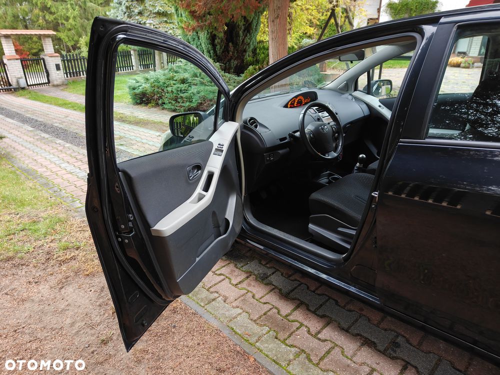 Toyota Yaris - 18