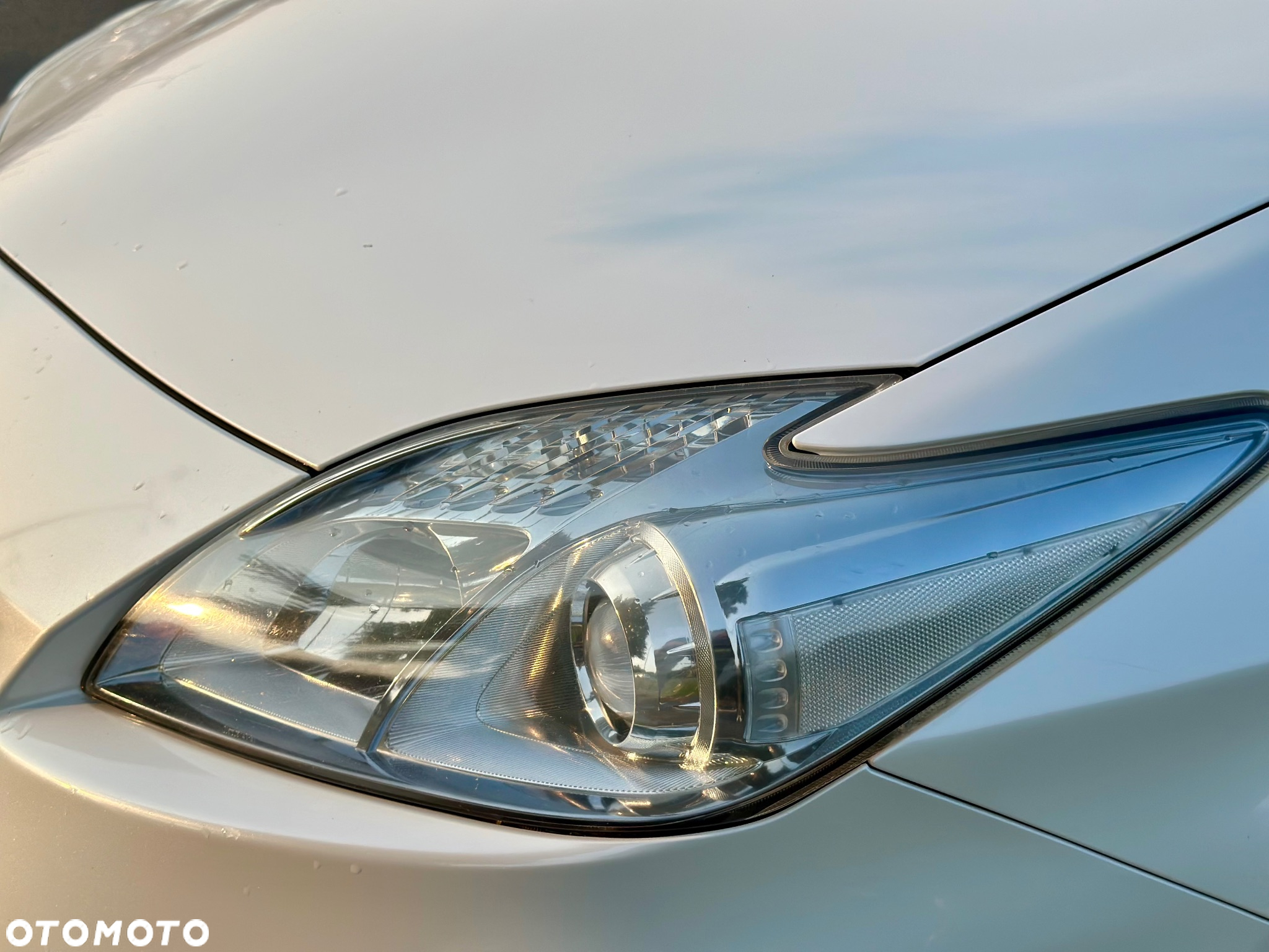 Toyota Prius 1.8 HSD Prestige - 18