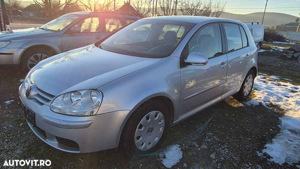 Volkswagen Golf 1.6 FSI Automatik Sportline - 2