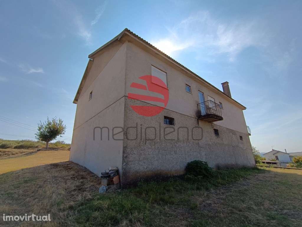 Moradia T3 em Vilarouco - S. João da Pesqueira - Grande imagem: 4/14