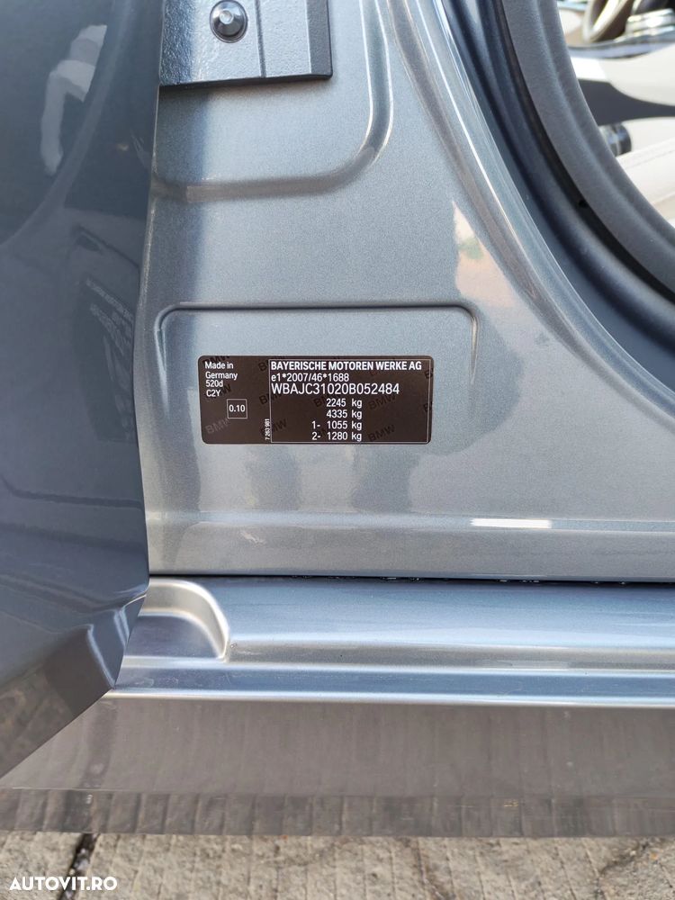 BMW Seria 5 520d Aut. Luxury Line - 36