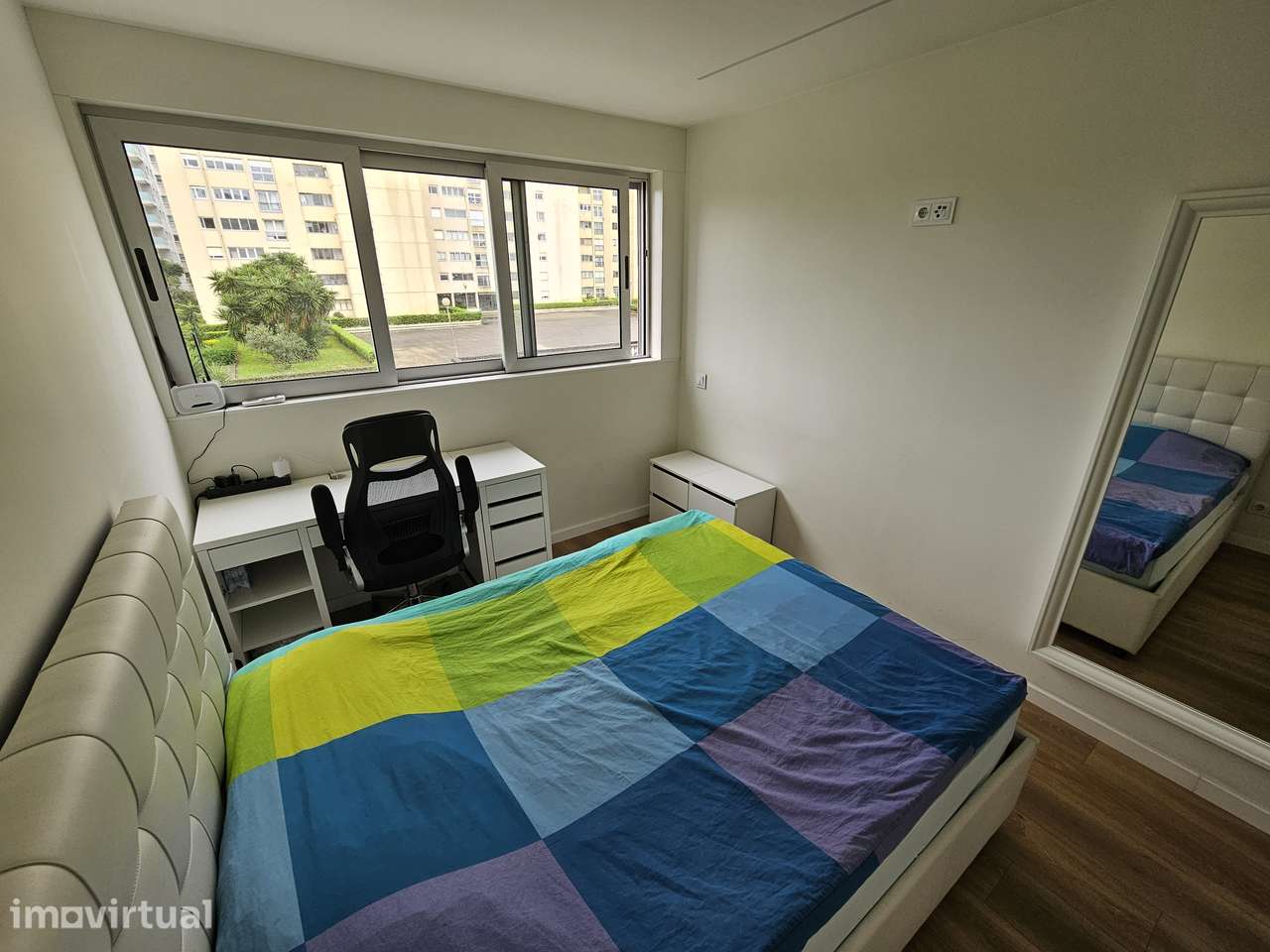 Quarto suíte luminoso em T3 - Ramalde - ideal para profissionais - Grande imagem: 3/11