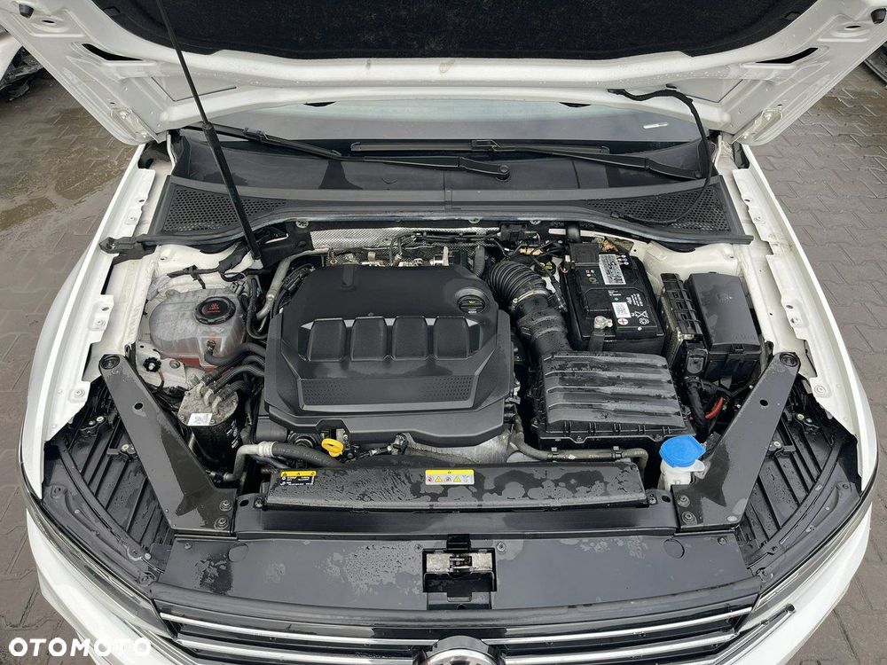 Volkswagen Passat Variant 2.0 TDI SCR DSG Conceptline - 11