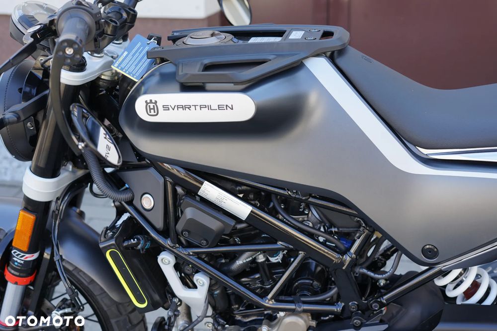 Husqvarna Svartpilen - 30