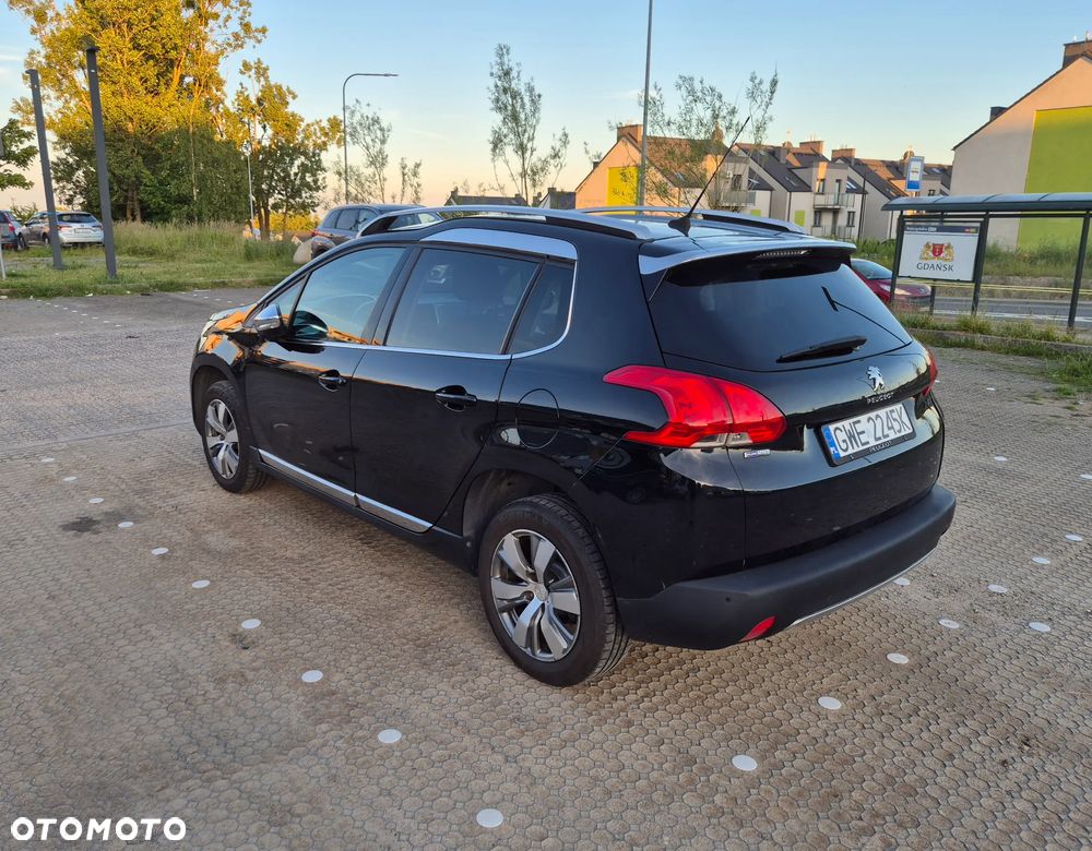 Peugeot 2008 1.2 VTi Allure - 2