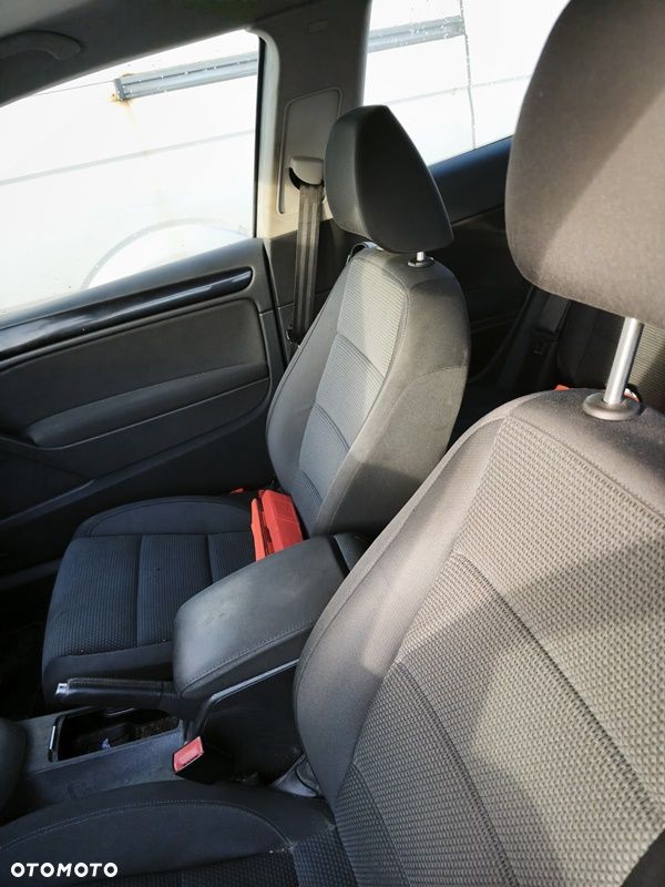 VW GOLF VI 08- HB 3D FOTEL PASAŻERA PRAWY PRZÓD EUROPA - 1