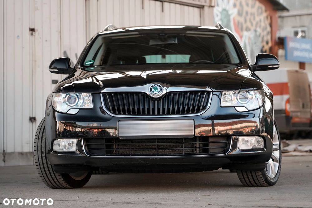 Skoda Superb 2.0 TDI DSG FAMILY - 2