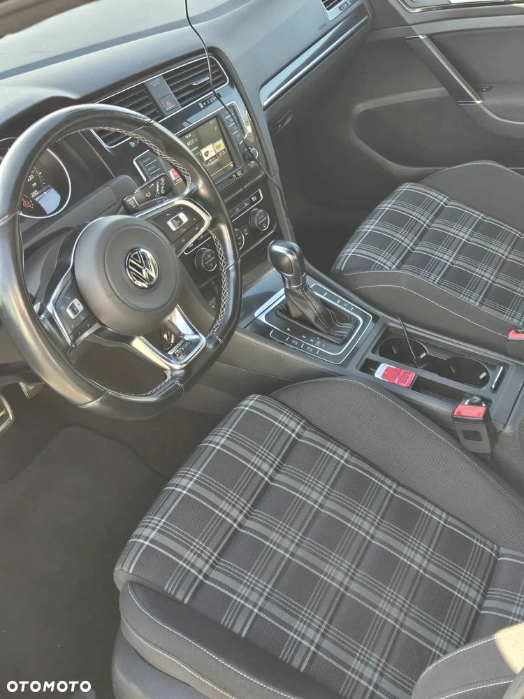 Volkswagen Golf 2.0 TDI BMT GTD DSG - 4