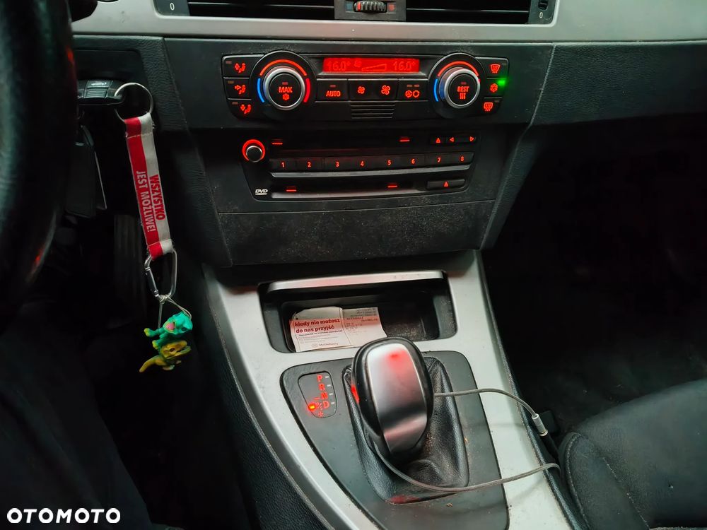 BMW Seria 3 320d DPF - 27