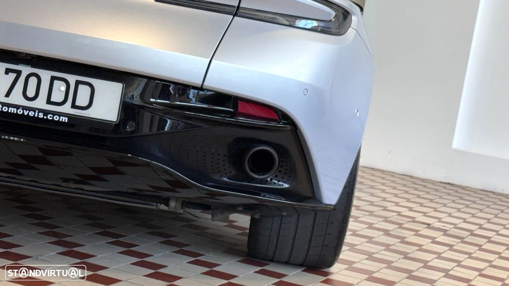 Aston Martin DB11 Coupé V8 - 9