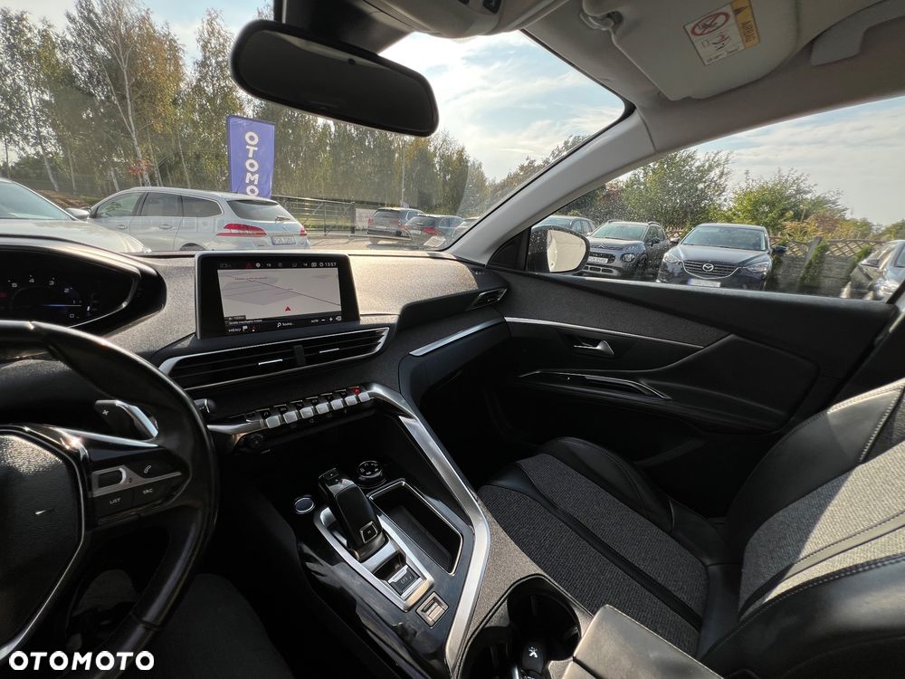 Peugeot 3008 PureTech 130 Stop & Start GPF EAT8 Allure Business-Paket - 27