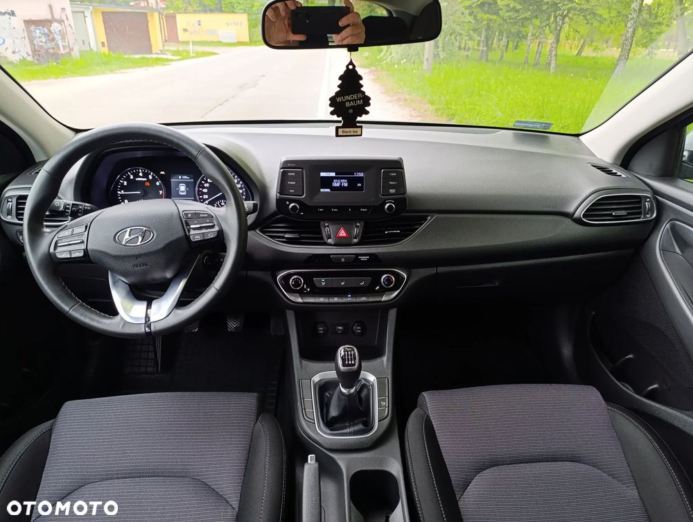 Hyundai i30 1.5 DPI Classic + - 24