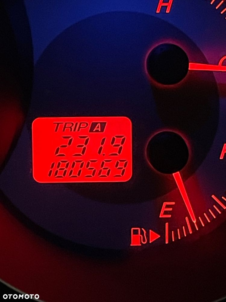 Mazda 3 1.6 Active + - 14