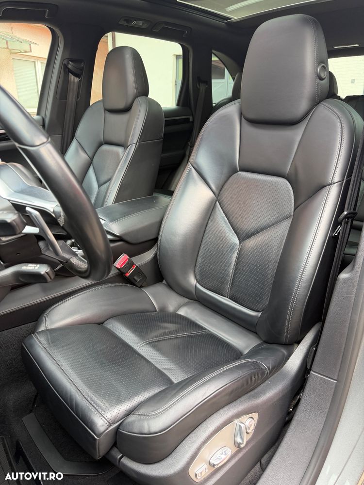 Porsche Cayenne Platinum Edition - 31