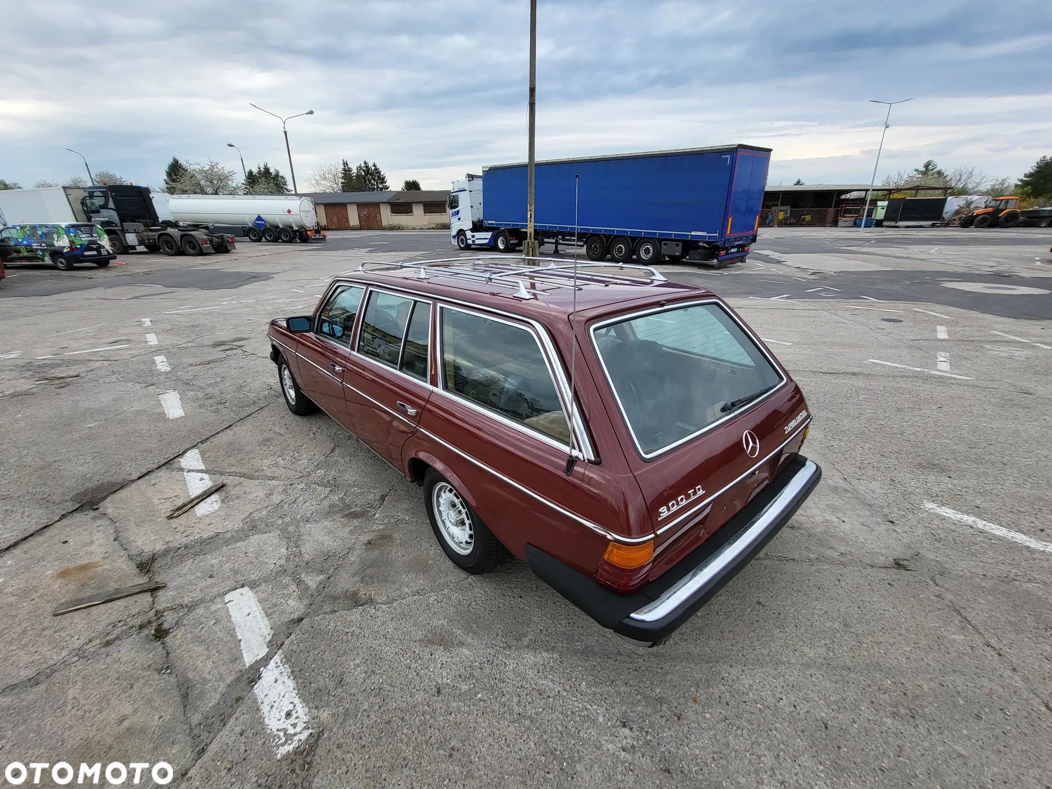 Mercedes-Benz W123 - 1