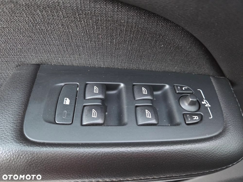 Volvo V60 D3 Momentum Pro - 28