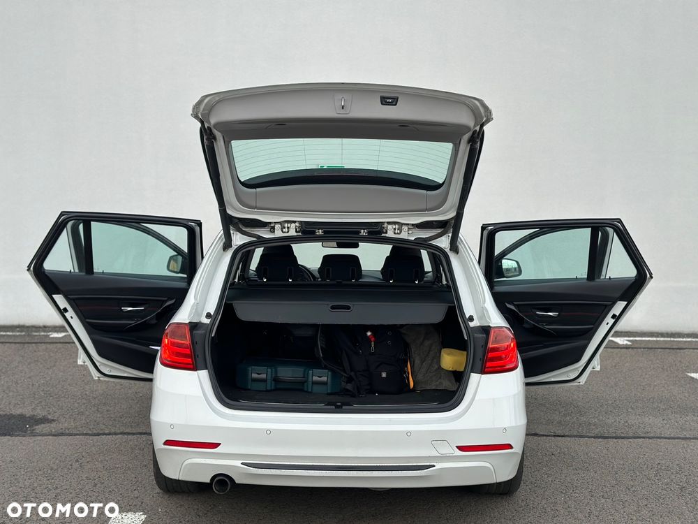 BMW Seria 3 320d Touring xDrive Sport Line - 15