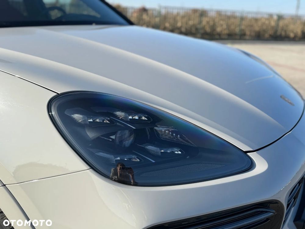 Porsche Cayenne Coupe GTS - 8