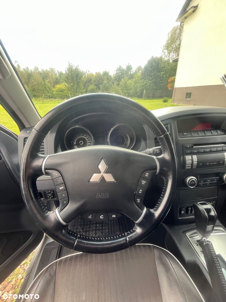 Mitsubishi Pajero 3.2 DI-D Automatik Intense - 13