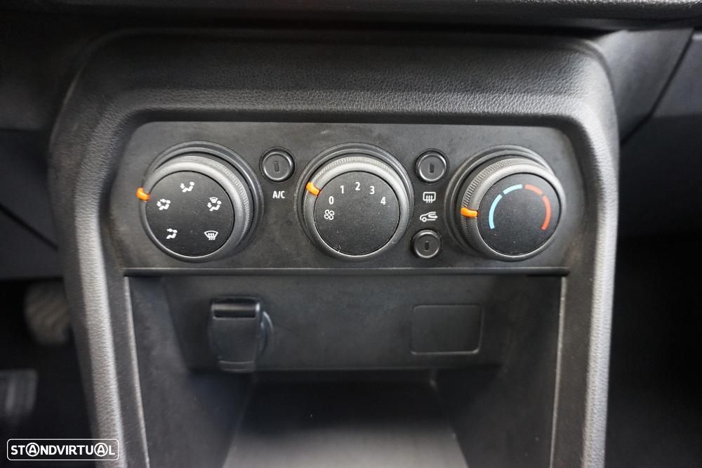 Dacia Sandero 1.0 SCe Essential - 19