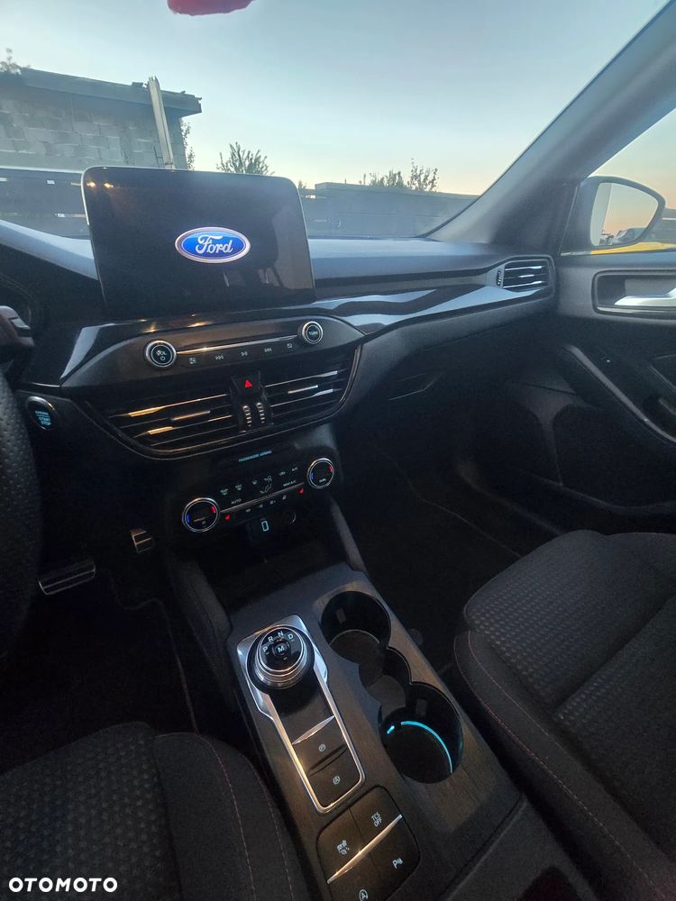 Ford Focus ver-1-5-ecoboost-st--line-ass-powershift - 9