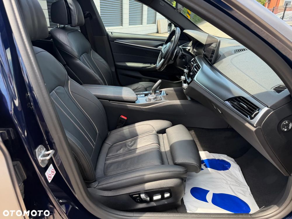BMW Seria 5 520d xDrive MHEV M Sport sport - 13