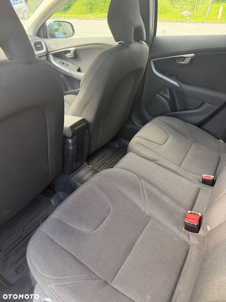 Volvo V40 D2 Inscription - 10