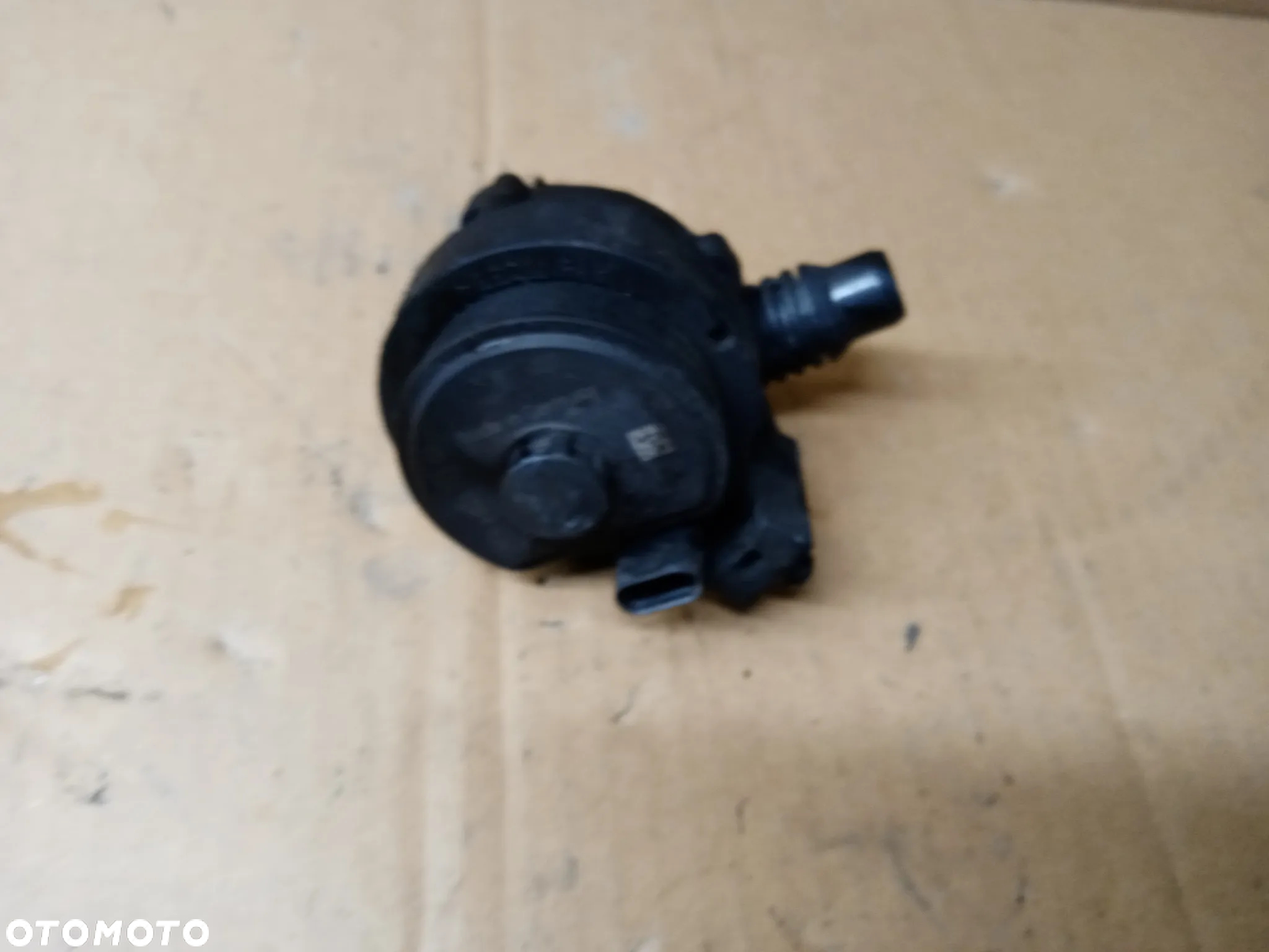 Dodatkowa pompka obiegu wody elektrozawór BMW M5 G30 F90 6834923 - 2