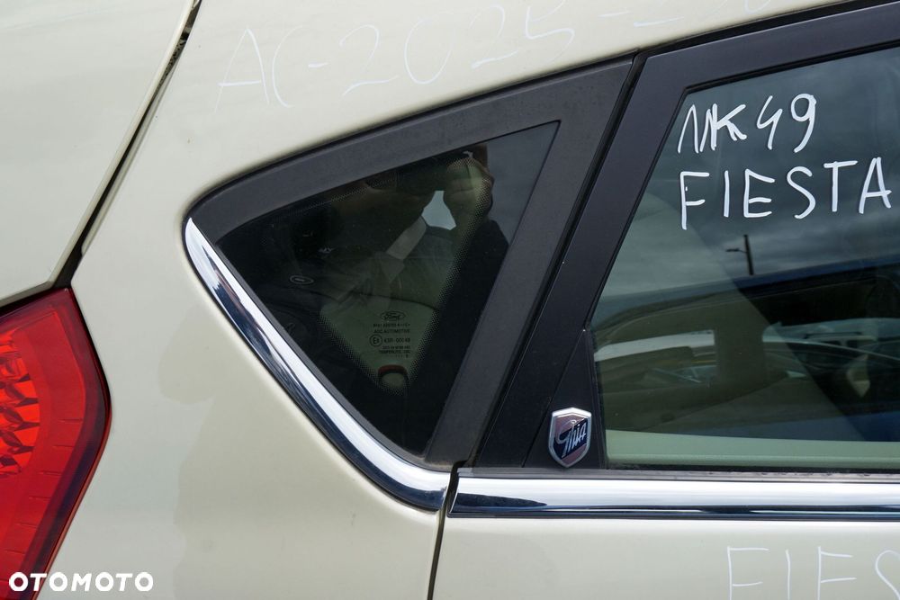 SZYBA KAROSERYJNA TYLNA PRAWA BOCZNA FIESTA VI MK6 VII MK7 5D HB 8A61-A29750-CD FORD 2008-2017 - 1