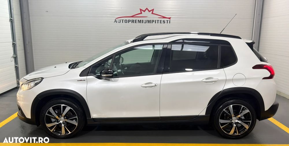 Peugeot 2008 1.2 L PureTech STT GT Line - 17