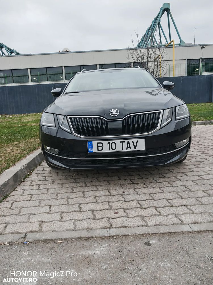 Skoda Octavia 1.6 TDI DSG Ambition - 1