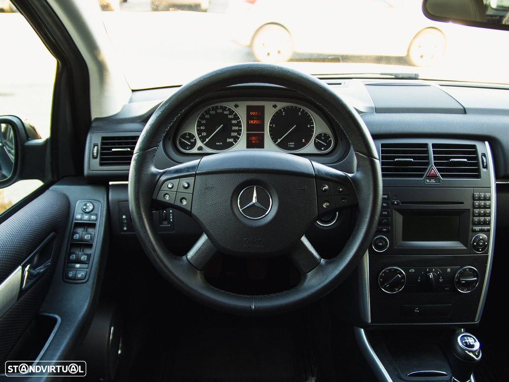 Mercedes-Benz B 180 CDi - 28