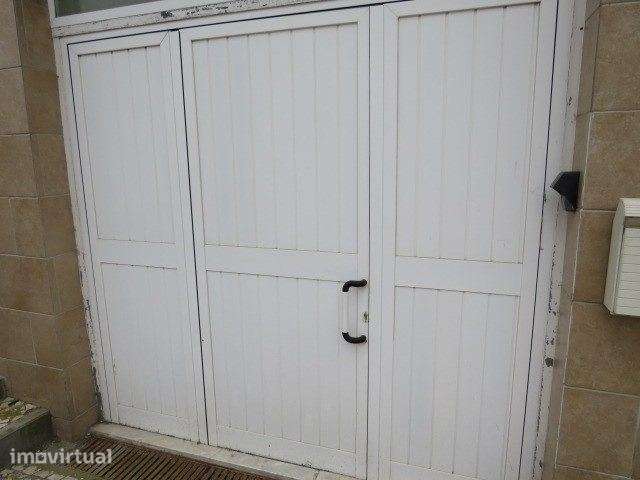 Garagem / Espaço de Parqueamento Coletivo com 234 m²  Bairro Afonso... - Grande imagem: 5/10