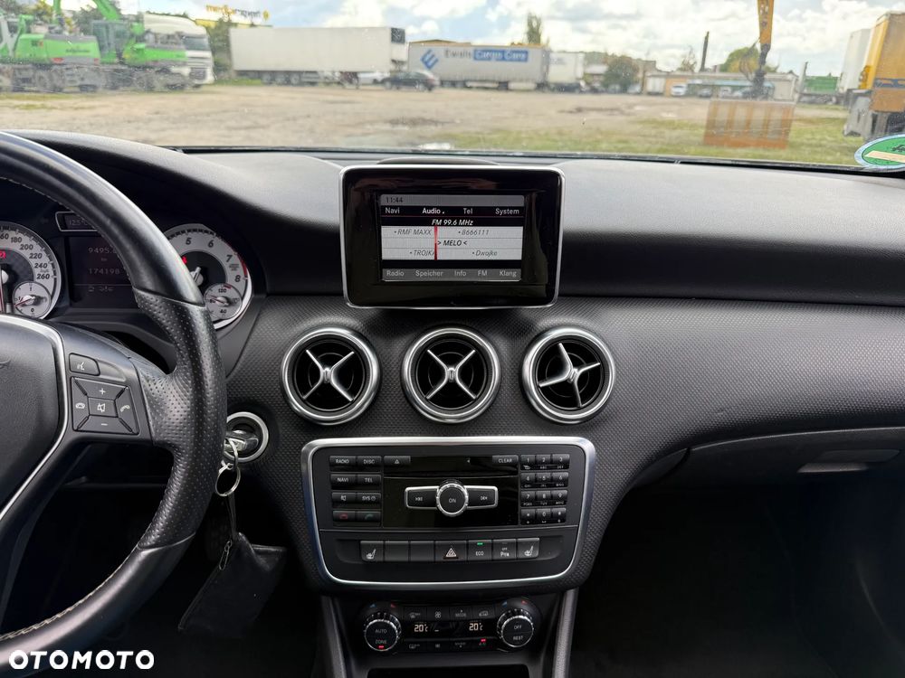Mercedes-Benz Klasa A 180 (BlueEFFICIENCY) AMG Sport - 3
