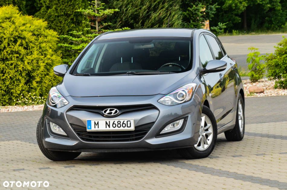 Hyundai i30 blue 1.6 CRDi Trend - 16
