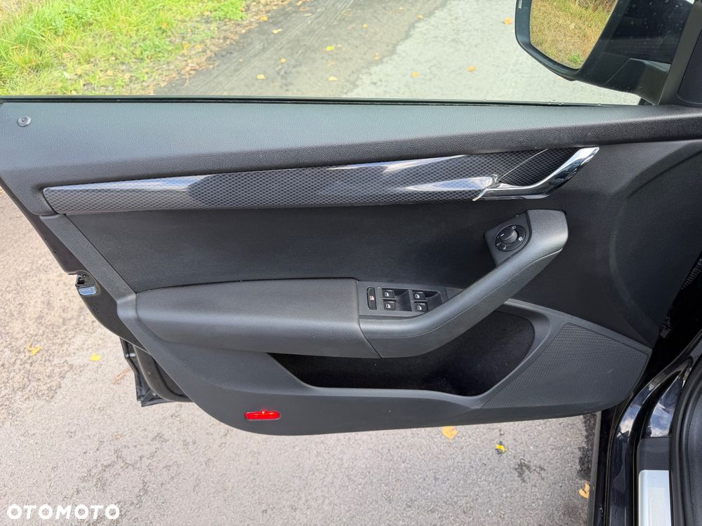 Skoda Octavia 2.0 TDI DSG RS - 26