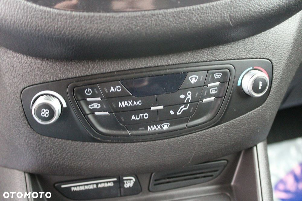 Ford Tourneo Courier - 25