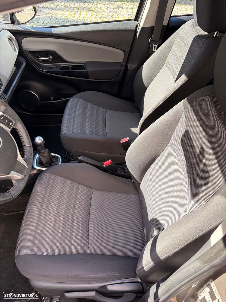 Toyota Yaris 1.0 VVT-i ACtive - 10