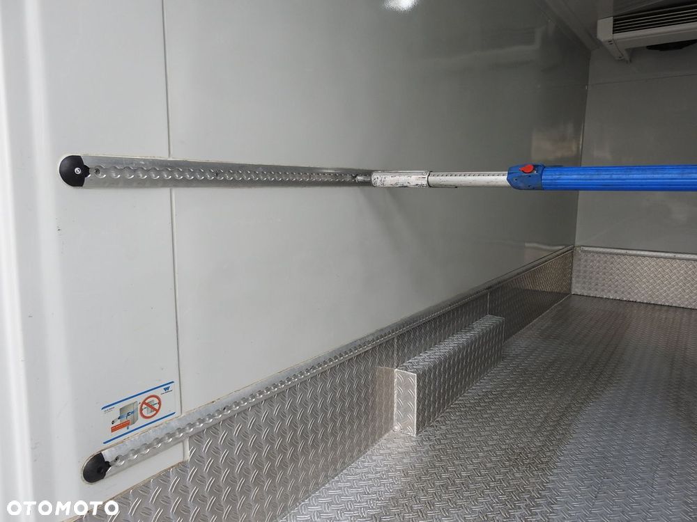 Ford TRANSIT FURGON CHŁODNIA  0*C FUNKCJA GRZANIA ZASILANIE 230V TEMPOMAT NAWIGACJA KLIMATYZACJA LEDY  130KM - 23